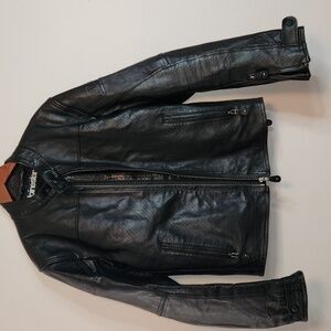 NWOT, Alpinestars black perforated moto/biker leather jacket sz 52/42